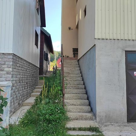 Apartmani Cetkovic 자블야크 외부 사진